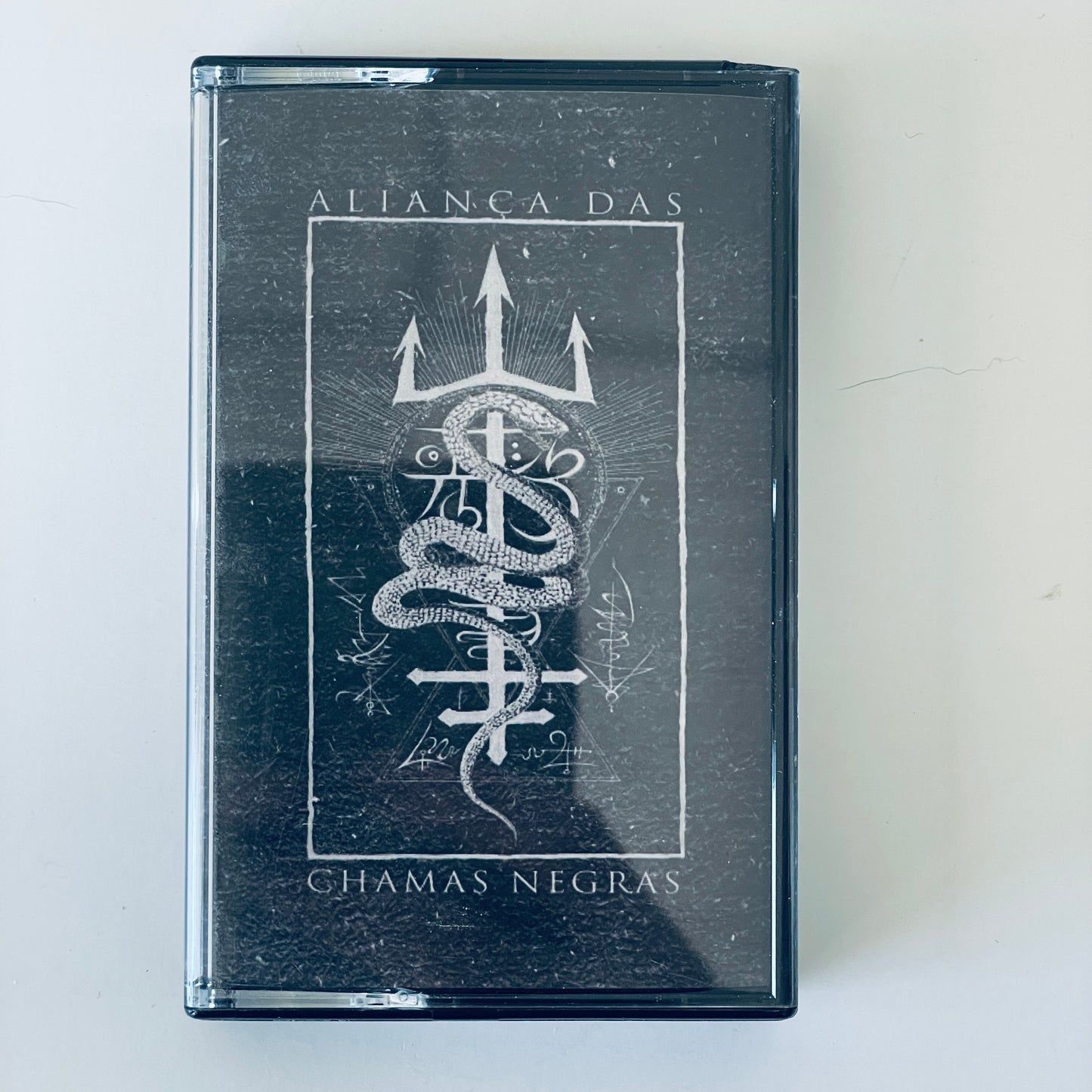 The Projectionist / Féretro – Aliança das Chamas Negras cassette tape (used)